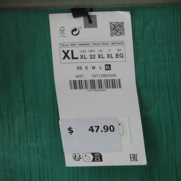 Floral Jacquard Top - Size XL | Elegant & Vibrant - Picture 5 of 5